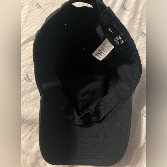Nike black cap one size 🖤 - Picture 2 of 3